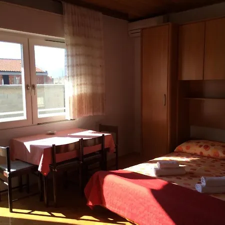 Pensjonat Apartments&rooms With Parking Space Baska Voda, Makarska - 17277 3*